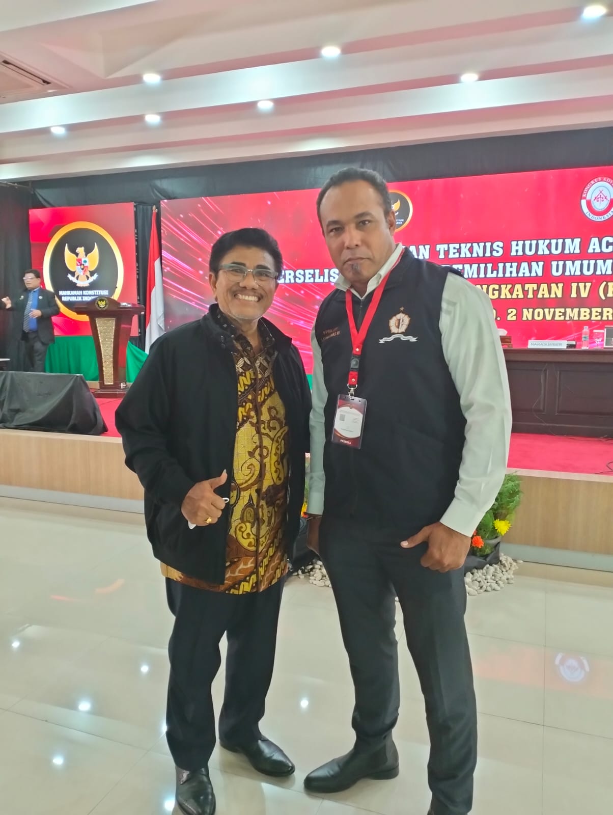 Bersama Prof Dr Manahan Situmorang SH MH