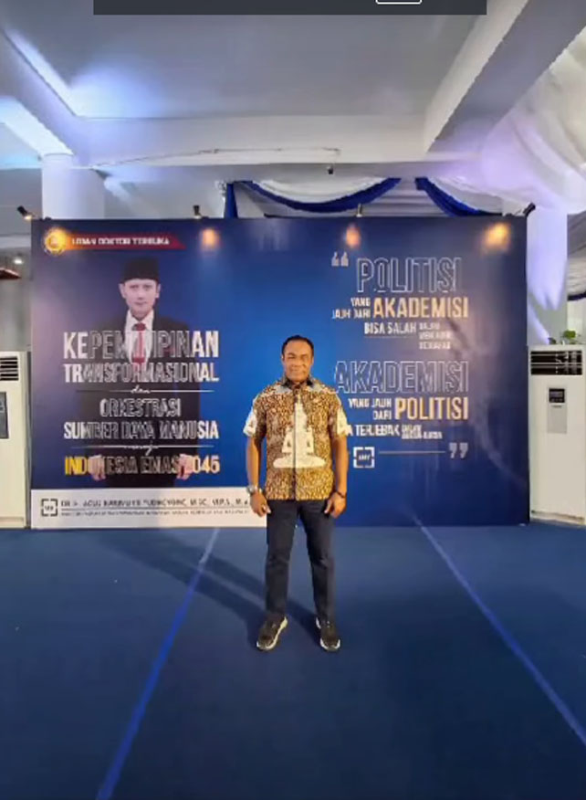 Menghadiri sidang Terbuka AHY @UNAIR